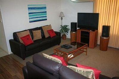 фото отеля Windward Apartments