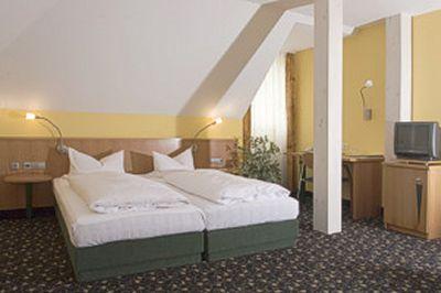 фото отеля Altstadthotel Kneitinger Abensberg