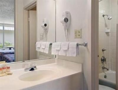 фото отеля Monroe Days Inn