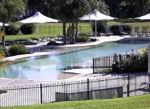 фото отеля Lake Macquarie Resort Accommodation Cams Wharf