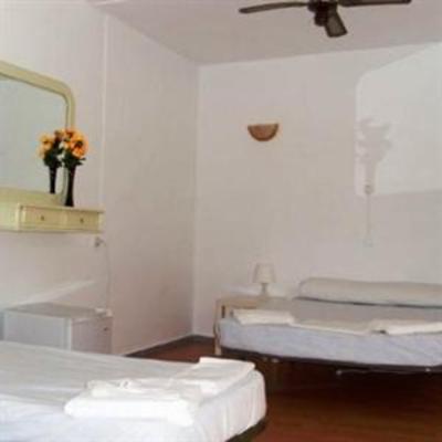 фото отеля Hostal Galan Fuengirola