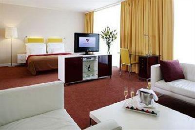 фото отеля Andel's Hotel & Suites Prague