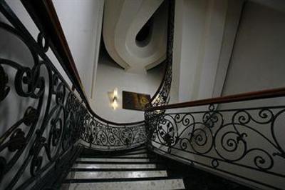 фото отеля Ambrosia Sarovar Portico Hotel