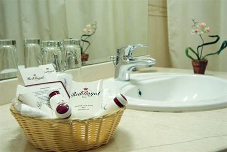 фото отеля Red Royal Hotel
