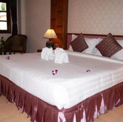 фото отеля Thanthip Villa Phuket