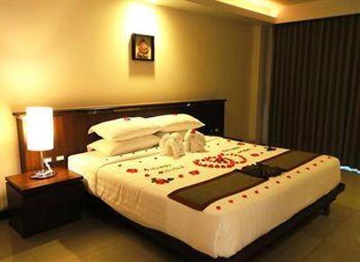 фото отеля Thanthip Villa Phuket