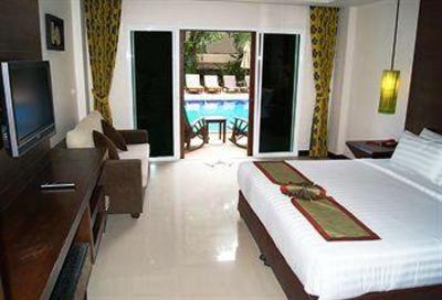 фото отеля Thanthip Villa Phuket