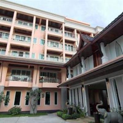 фото отеля Thanthip Villa Phuket