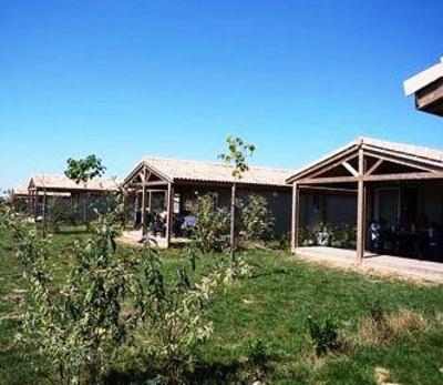 фото отеля Les Hameaux Des Lacs Hotel Monclar-de-Quercy