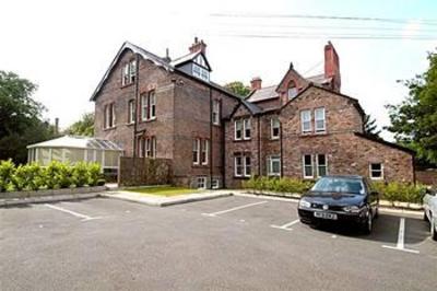 фото отеля Lyndhurst & Erlscote Serviced Apartments