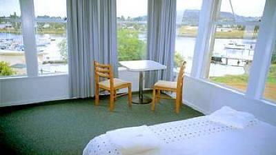 фото отеля Leisure Inn Waterfront Lodge