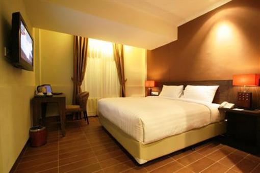 фото отеля Dafam Hotel Cilacap