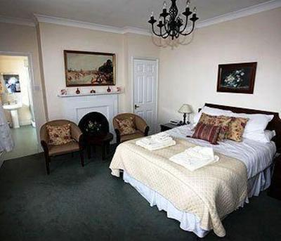 фото отеля Canterbury Castle House Guest House