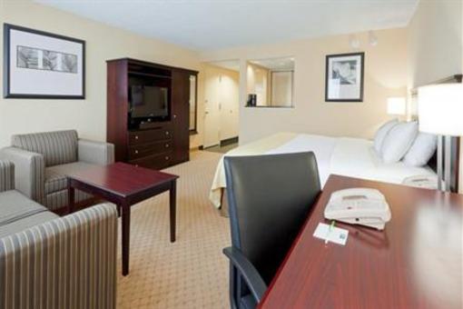 фото отеля Holiday Inn South Plainfield - Piscataway