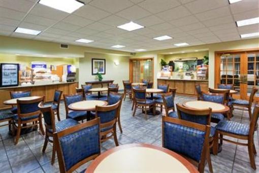фото отеля Holiday Inn Express Rehoboth Beach