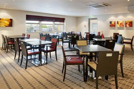 фото отеля Express By Holiday Inn East Midlands Airport Derby