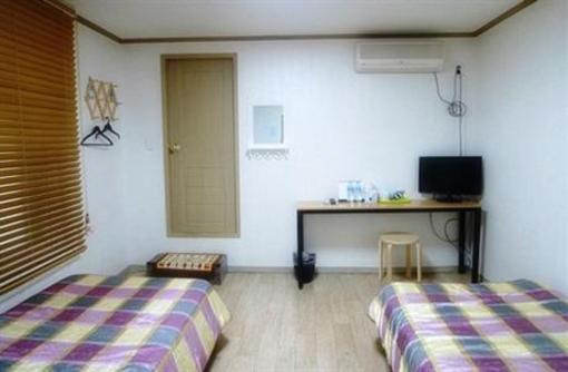 фото отеля Namdaemun Guesthouse Seoul
