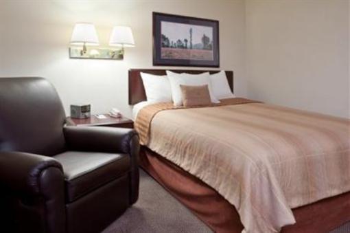 фото отеля Candlewood Suites Cleveland North Olmstead