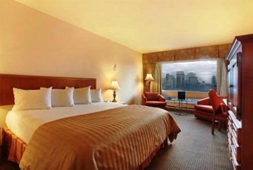 фото отеля Hotel Gouverneur Place Dupuis Montreal