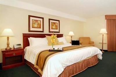 фото отеля BEST WESTERN Cambridge / Kitchener Hotel