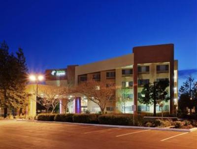 фото отеля Holiday Inn Express Union City/San Jose