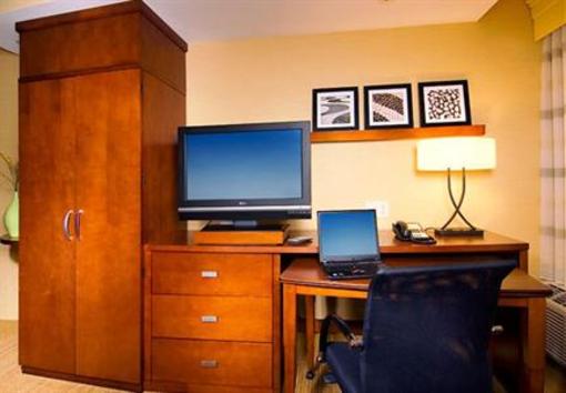 фото отеля Courtyard by Marriott Anaheim at Disneyland Resort