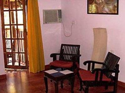 фото отеля Seabreeze Inn Calangute