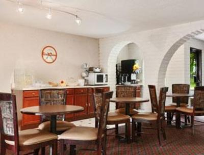 фото отеля Howard Johnson Inn Cincinnati