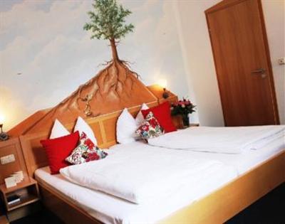 фото отеля Hotel Restaurant Roter Hahn Regensburg