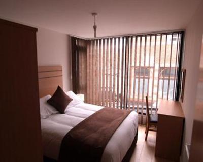 фото отеля Crompton House Apartments London