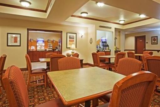 фото отеля Holiday Inn Express Hotel & Suites Wausau