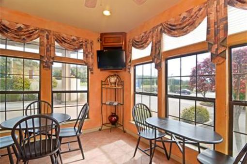 фото отеля Americas Best Value Inn & Suites Half Moon Bay