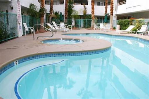 фото отеля Blair House Suites