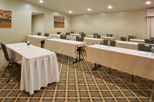 фото отеля Holiday Inn Express Warren