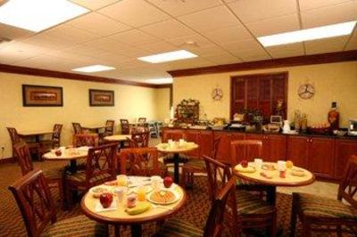 фото отеля BEST WESTERN Strawberry Inn & Suites