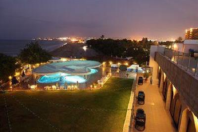 фото отеля Al Qurum Resort