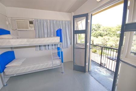 фото отеля Global Backpackers Waterfront Hostel Cairns