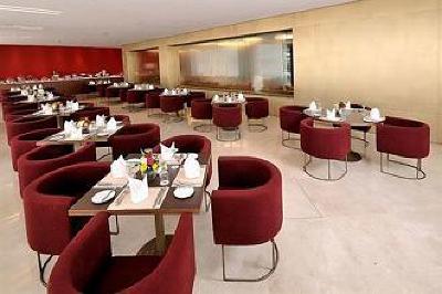 фото отеля Al Bustan Centre & Residence