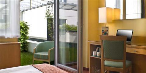 фото отеля Park Inn by Radisson Uno City Vienna
