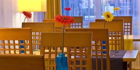 фото отеля Park Inn by Radisson Uno City Vienna