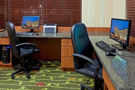 фото отеля Hampton Inn Boston - Logan Airport