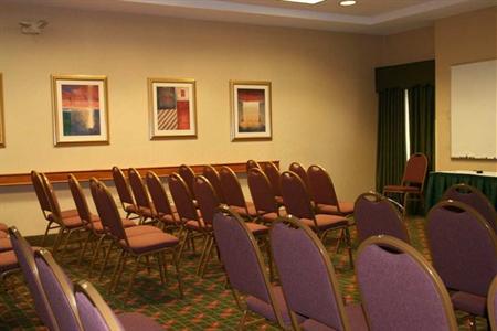 фото отеля Hampton Inn Boston - Logan Airport