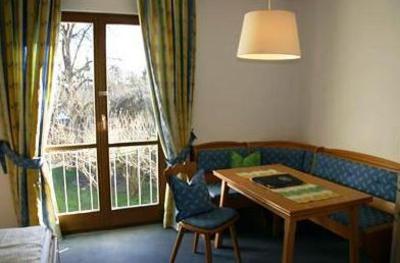 фото отеля Hotel Garni Zum Reschen