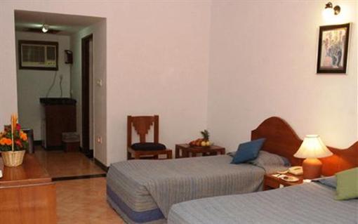 фото отеля Shikara Beach Resort