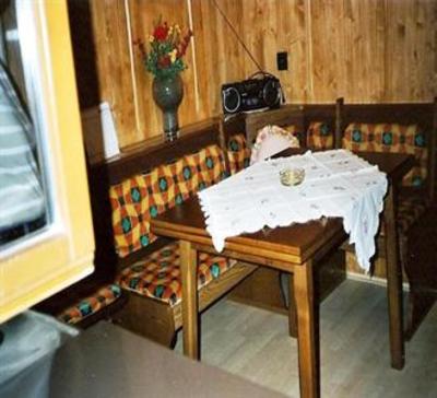 фото отеля Ferienwohnung & Gästezimmer Familie Englstorfer