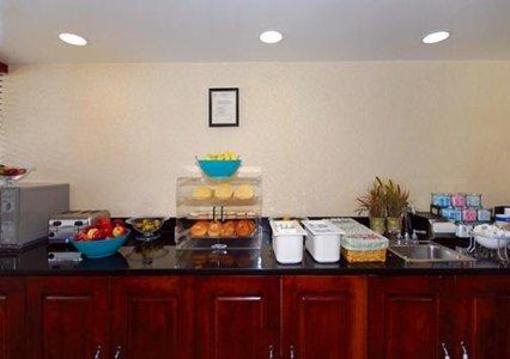 фото отеля Quality Inn Takoma Park