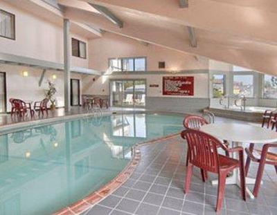 фото отеля Days Inn Munising M-28 East