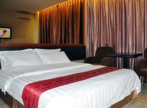 фото отеля Goldenhill Hotel