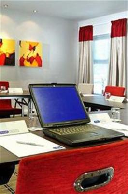 фото отеля Holiday Inn Express Derby Pride Park