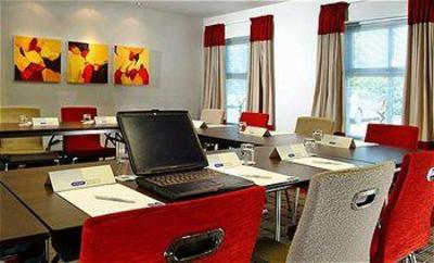 фото отеля Holiday Inn Express Derby Pride Park